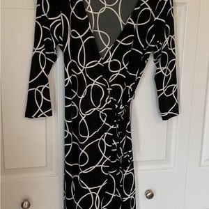 Black and White wraparound dress - size 10